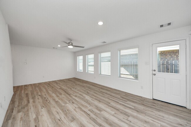 Building Photo - 4307 Palmetto Grv Ln