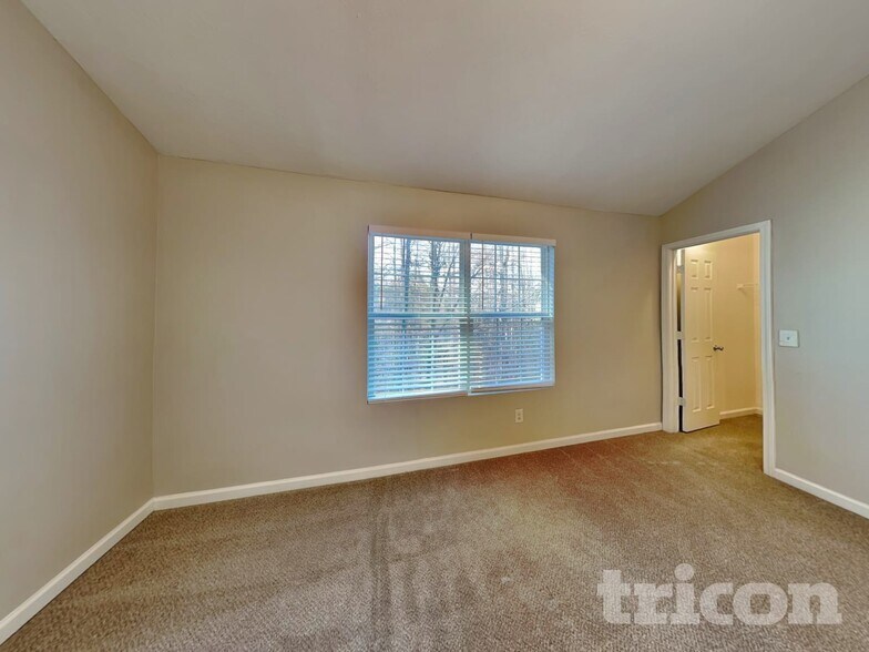 Building Photo - 40 Deadwood Ln