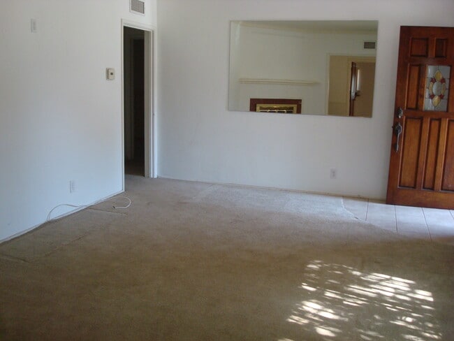 Building Photo - 4127 Ocana Ave