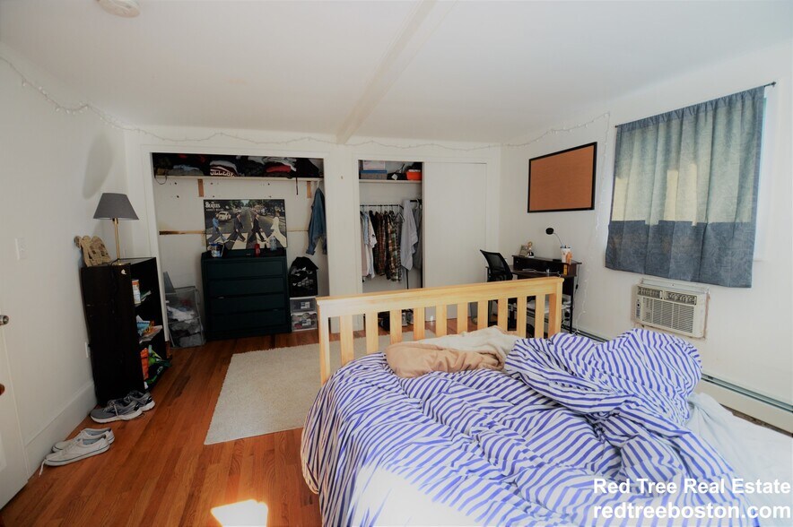 Building Photo - 74 Manet Rd