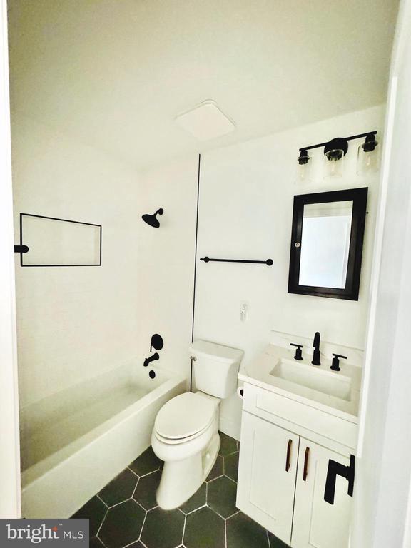 Building Photo - 14332 Belleville Ave