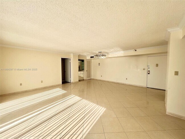 Building Photo - 17600 N Bay Rd
