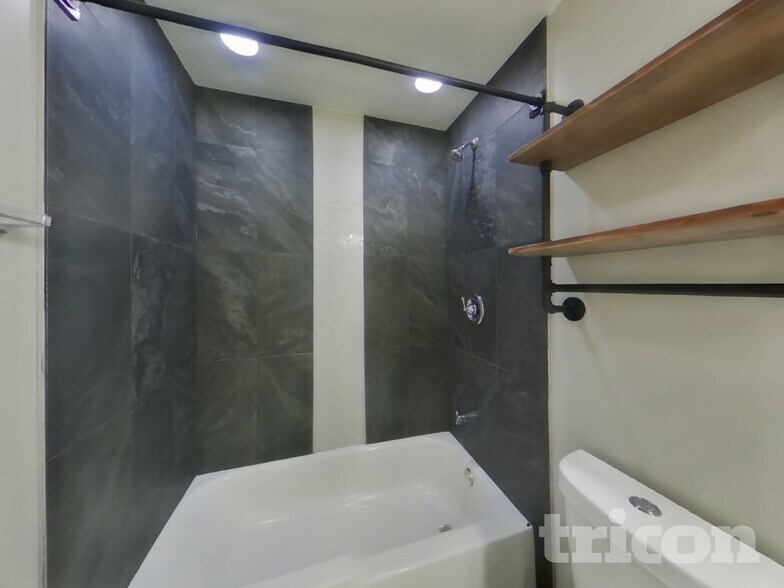 Building Photo - 1665 Trafalgar Ln