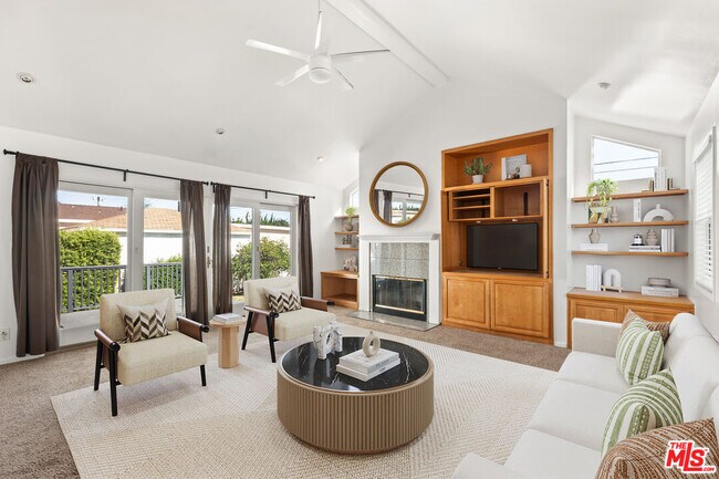 Building Photo - 8214 Creighton Ave