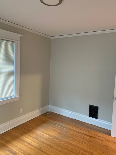 Building Photo - 152 Rosedale St