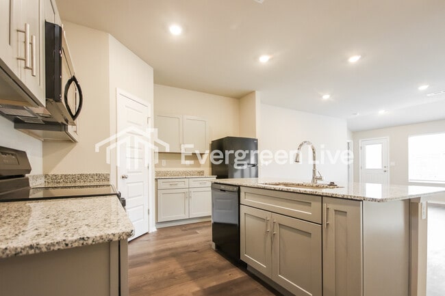 Building Photo - 6613 NW Kathleen St