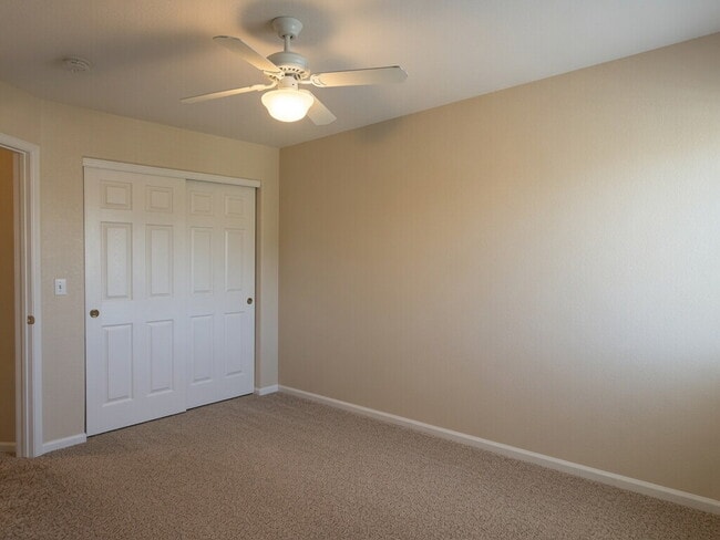 Building Photo - Lakeside 3 Bed/2.5 Bath Townhome in Gateway Community! Quiet, Scenic Living in The Heart Of Denver!