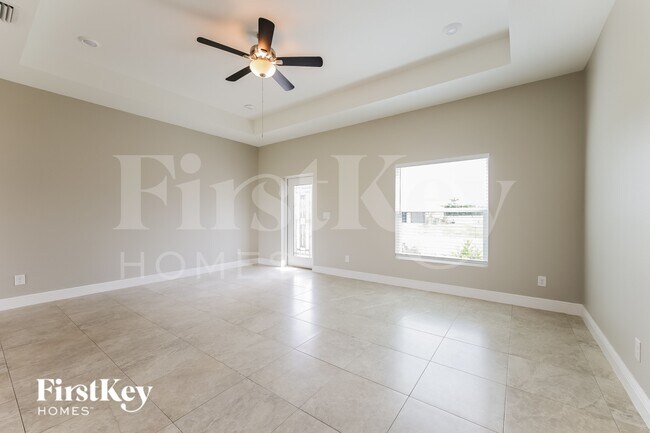 Building Photo - 3757 NE 14th Ave