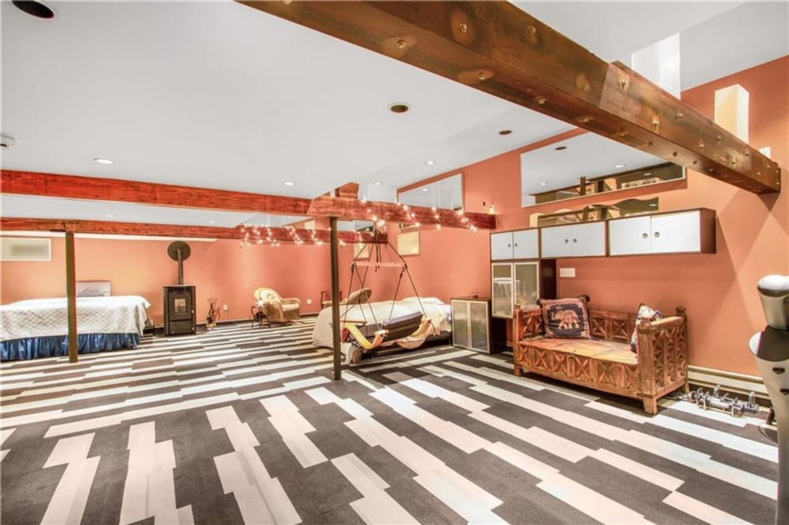 Building Photo - 847 Weeden St