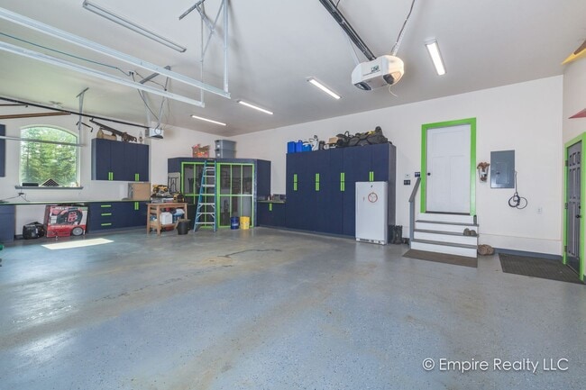 Building Photo - 3 Bed/2 Bath Single Family Home North of F...