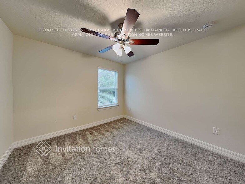 Building Photo - 5167 Royal Point Ave