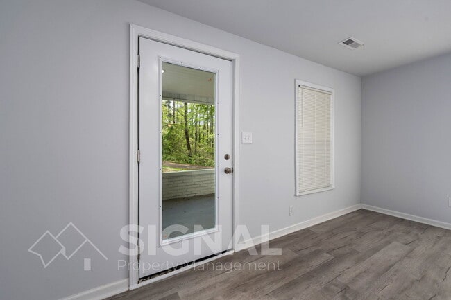 Building Photo - 430 Laird Ave