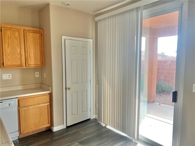 Building Photo - 11613 Grotta Azzurra Ave