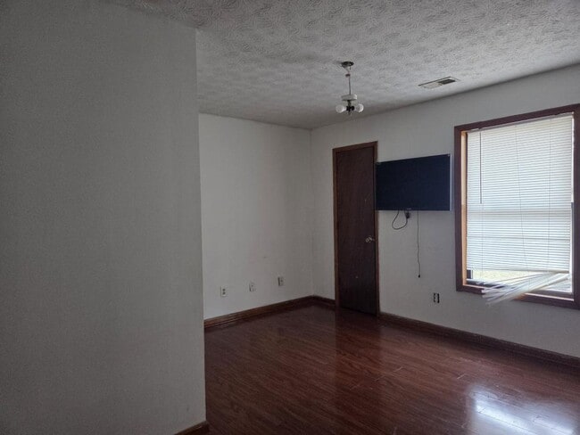 Building Photo - 5625 Princeton Oaks Dr