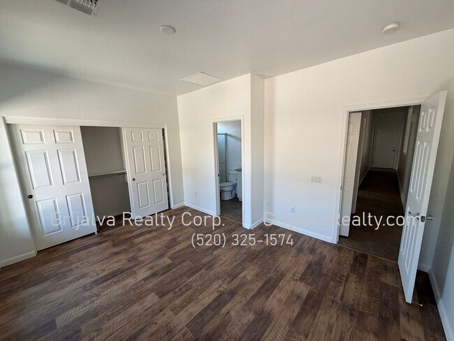 Building Photo - Beautiful 3-Bedroom Rancho Sahuarita Home for Rent *MOVE-IN SPECIAL* (Pima Mine Rd/Rancho Sahuarita)