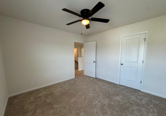 Building Photo - 566 Burnaby Ct