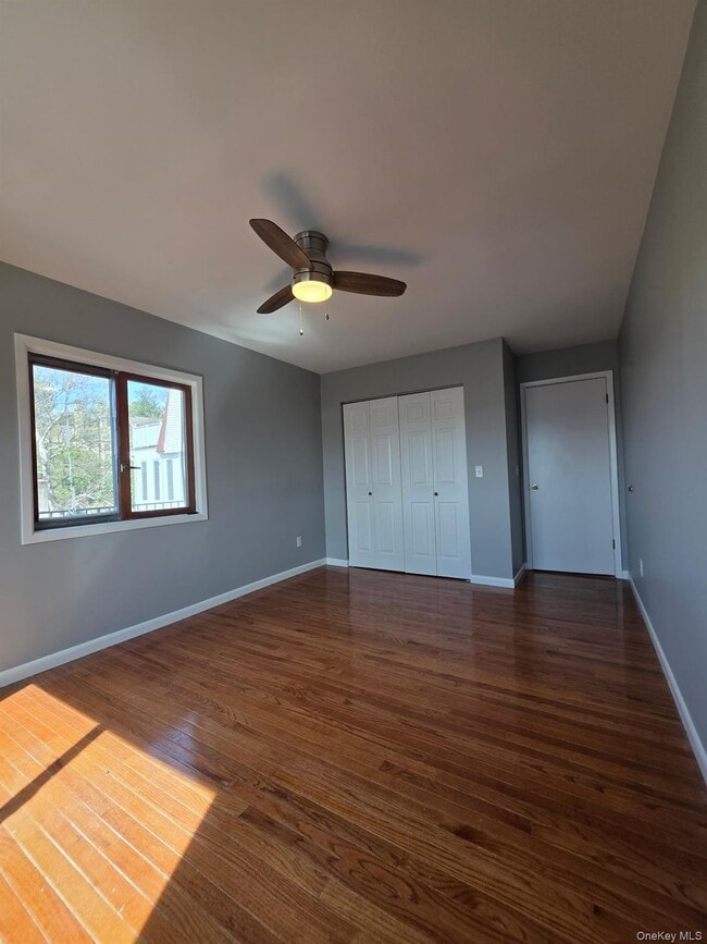 Building Photo - 96 Main St