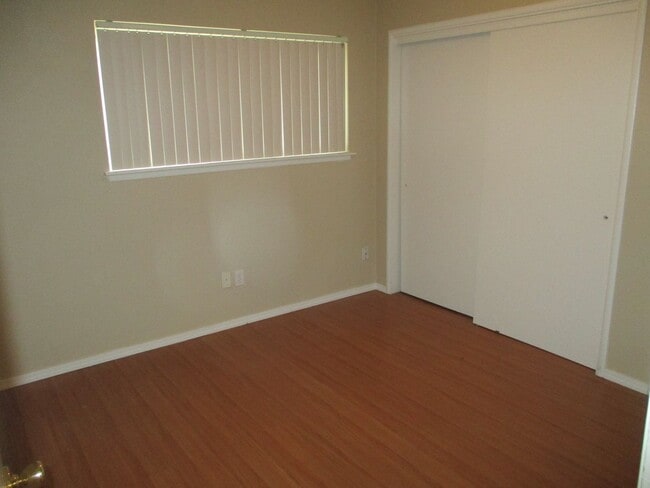 Building Photo - NICE DUPLEX IN CARMICHAEL!!