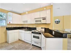 Building Photo - 1005 8th St