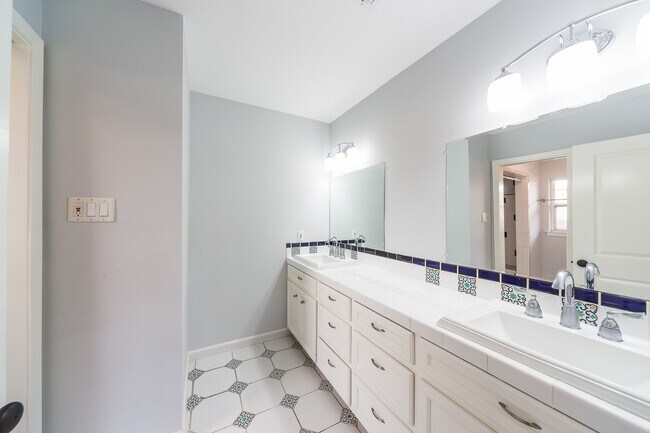 Building Photo - 3627 Tartan Ln