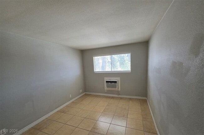 Building Photo - 5440 S Swenson St