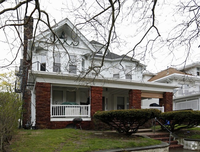 Building Photo - 605 1st Ave