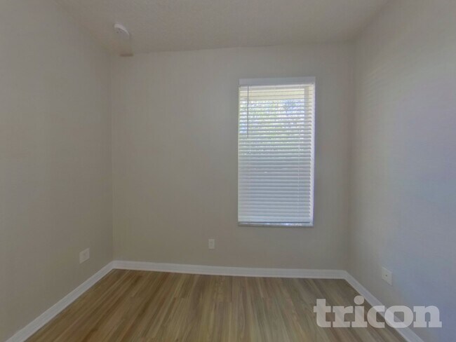 Building Photo - 304 Churchill Downs Blvd