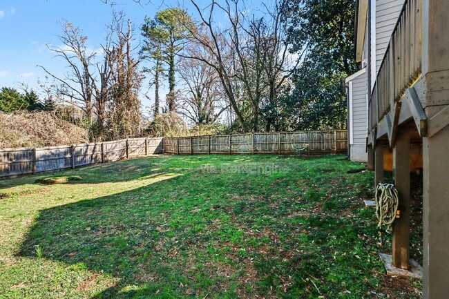 Building Photo - 1360 Smith St SE