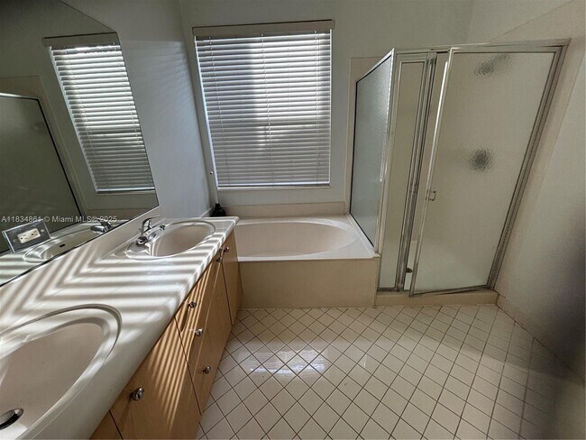 Building Photo - 952 Sunflower Cir
