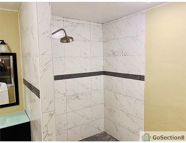 Building Photo - 801 Boynton Property