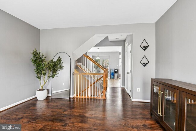 Building Photo - 1701 Hayle Dr