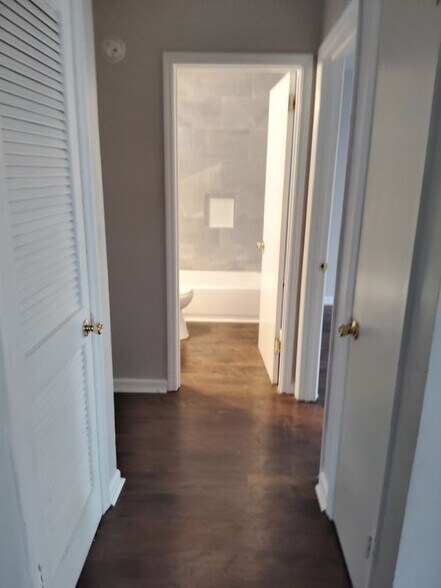 Building Photo - 3705 Brickmont Dr