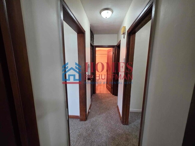 Building Photo - Two Bedroom House | Detached Garage