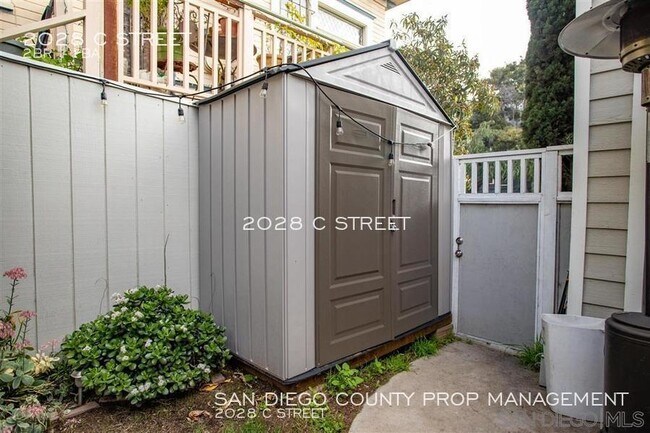 Building Photo - 2028 C St