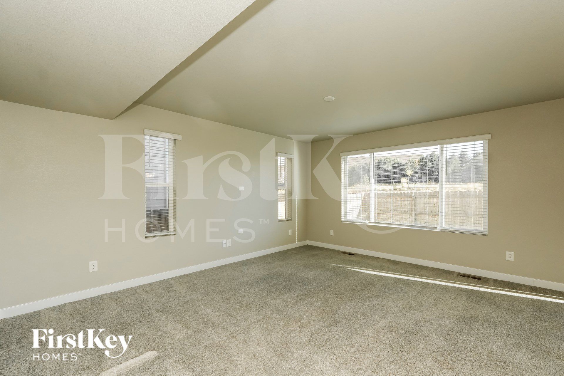 Building Photo - 10045 Luneth Dr