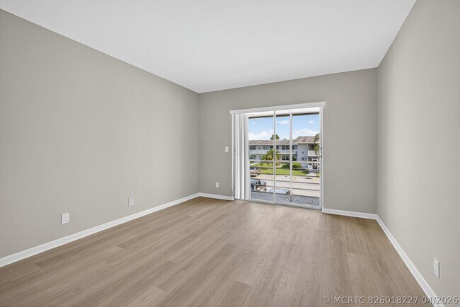 Building Photo - 42 Easthampton B