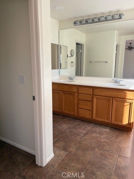 Building Photo - 5824 Oak Fern Ct