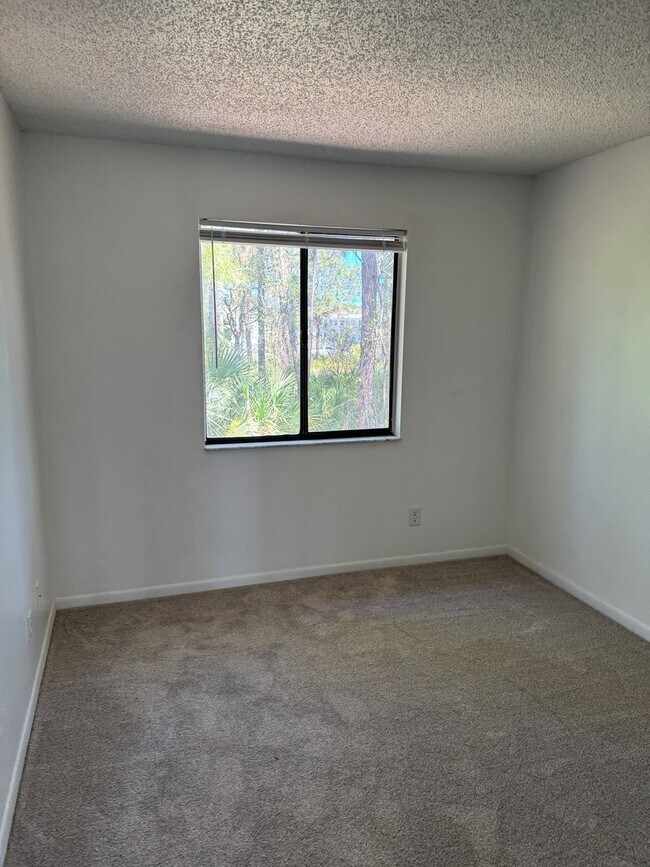 Building Photo - Great Features and Great Price!