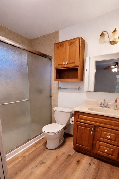 Building Photo - 434 Summerhill Ct