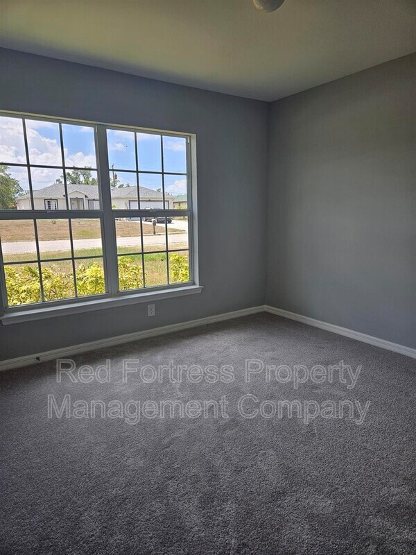 Building Photo - 22402 Peachland Blvd