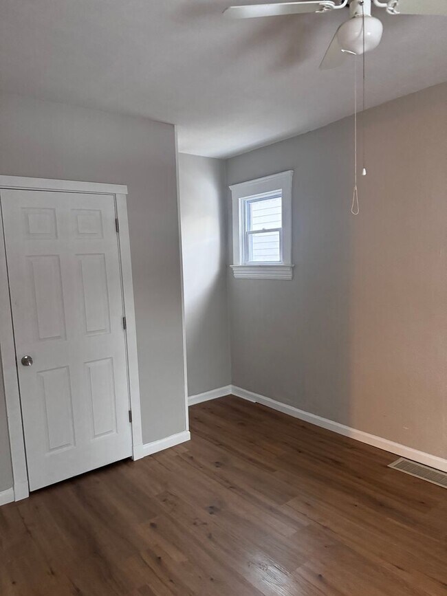 Building Photo - 3811 E 50th St