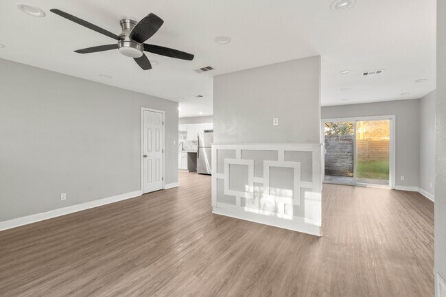 Building Photo - 2308 Devonshire Dr