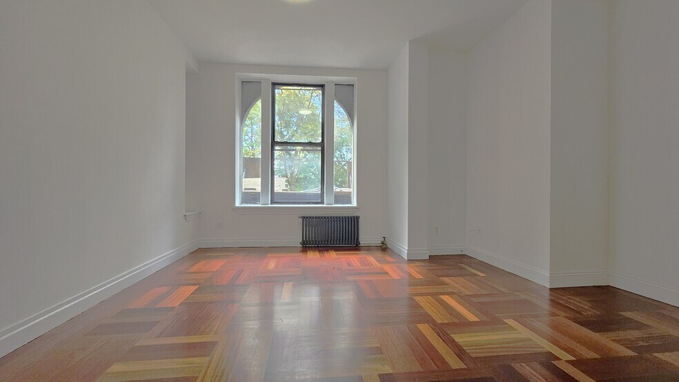 Building Photo - 611 W 137th St