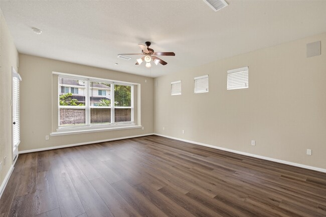 Building Photo - 6826 Sorrelwood Ln