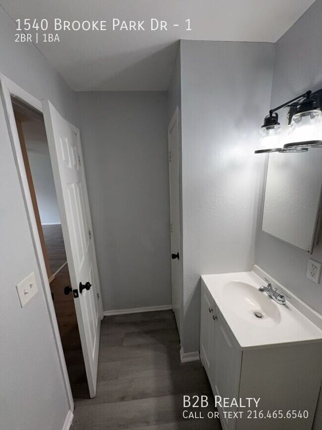 Building Photo - 1540 Brooke Park Dr