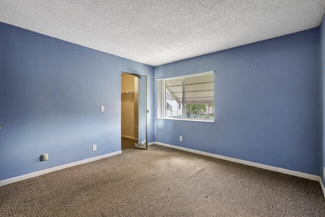 Building Photo - 237 Pine HOV Cir
