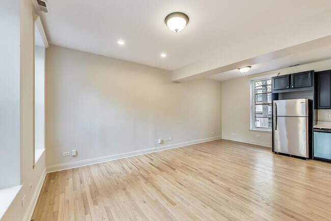 Building Photo - 1519 N Hudson Ave