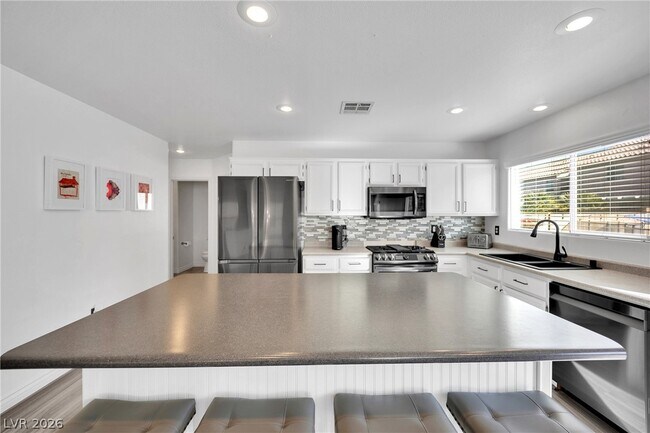 Building Photo - 11142 Romola St