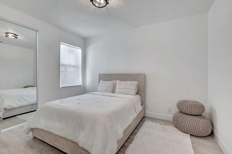 Building Photo - 15760 Italian Cypress Way
