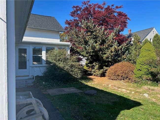 Building Photo - 39 Reynolds St